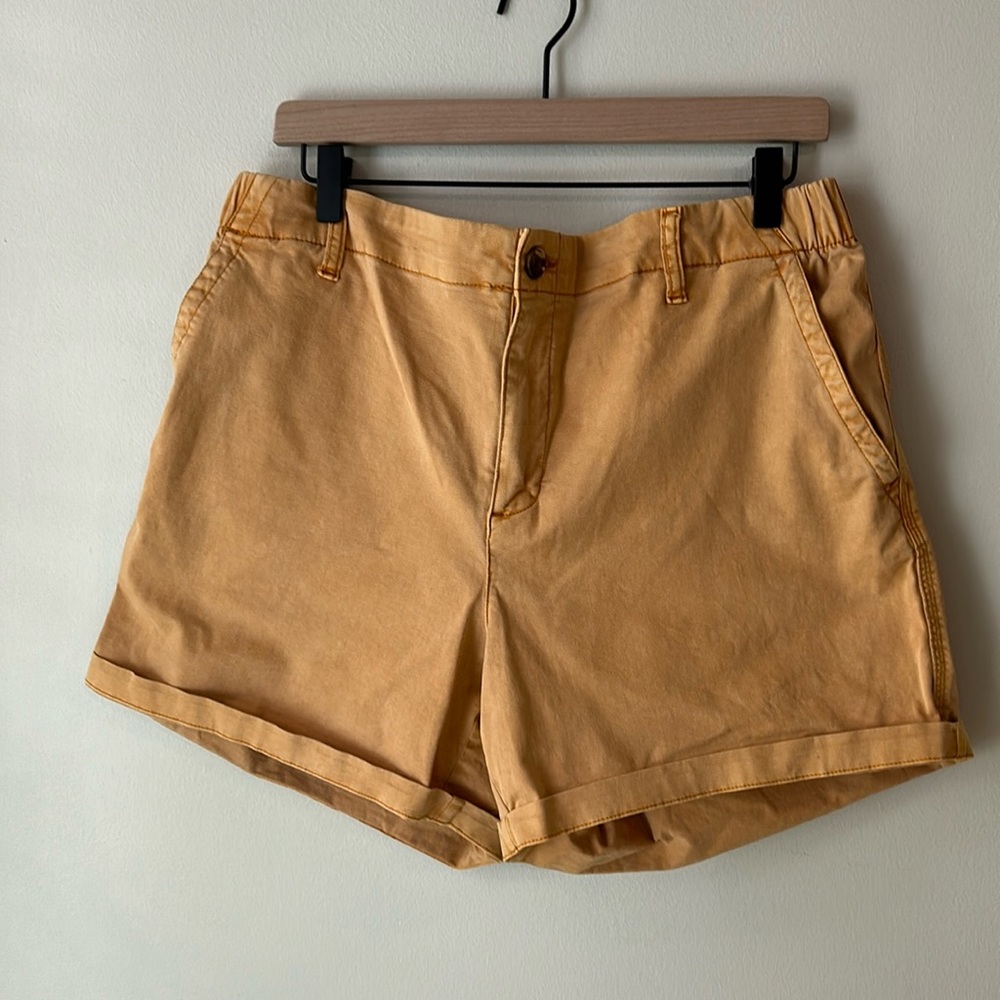 Old Navy everyday chino shorts mustard yellow size large